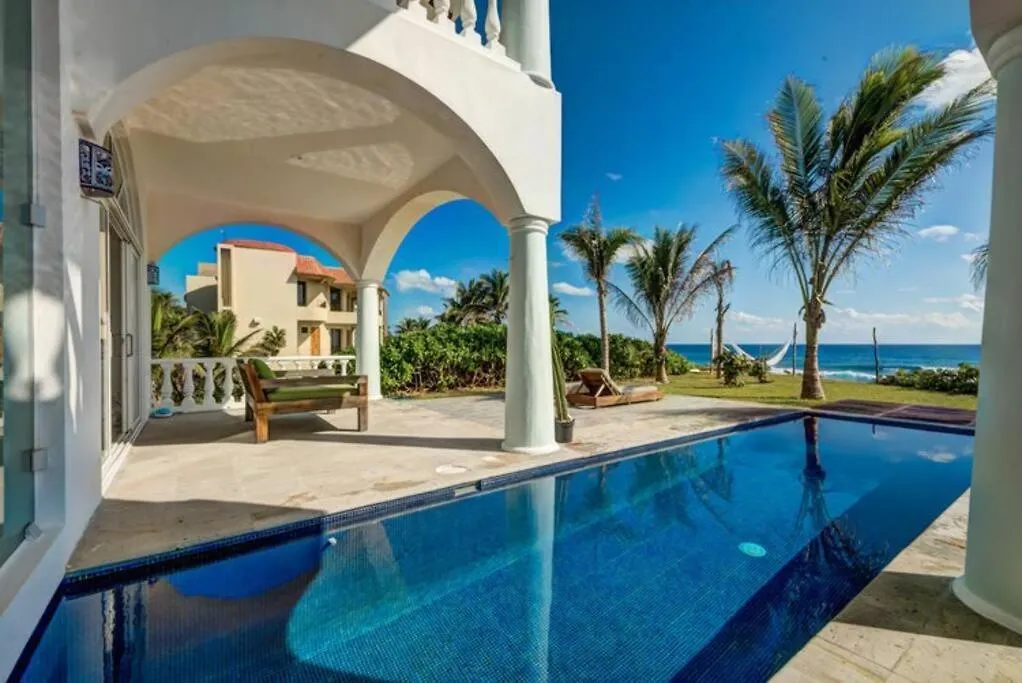 Beautiful Paradise - Beachfront Akumal Vila